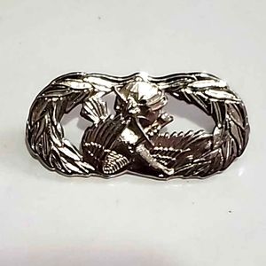 Vanguard Air Force Eagle Badge Mirror Finish Military Collectable